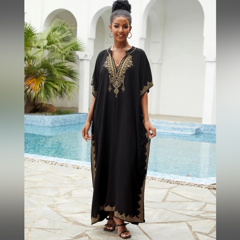 NWOT Embroidery Notched Neck Split Hem Cover Up